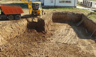 Рытье котлованов под фундамент в чайковском – цена от 2549 руб. за м3 | 2Землекопа-Чкв