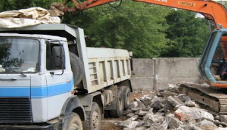 Вывоз строительного мусора с участка в чайковском недорого от 1530 руб. | 2Землекопа-Чкв